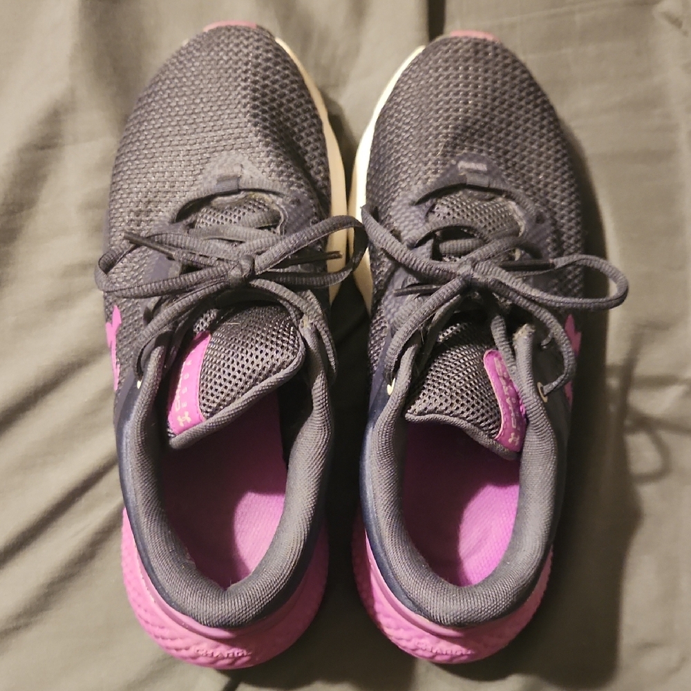 Women's Under Armour Size Athletic Shoes S8zr 7.5